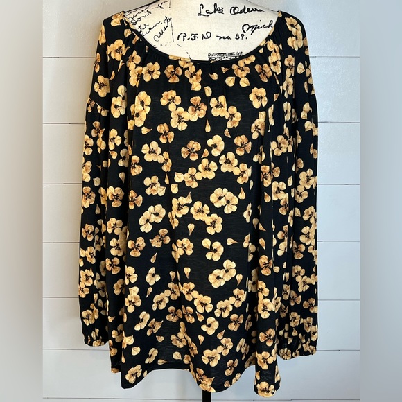 AVA & VIV BLACK FLORAL BLOUSE SZ 3X NWT - Picture 1 of 7